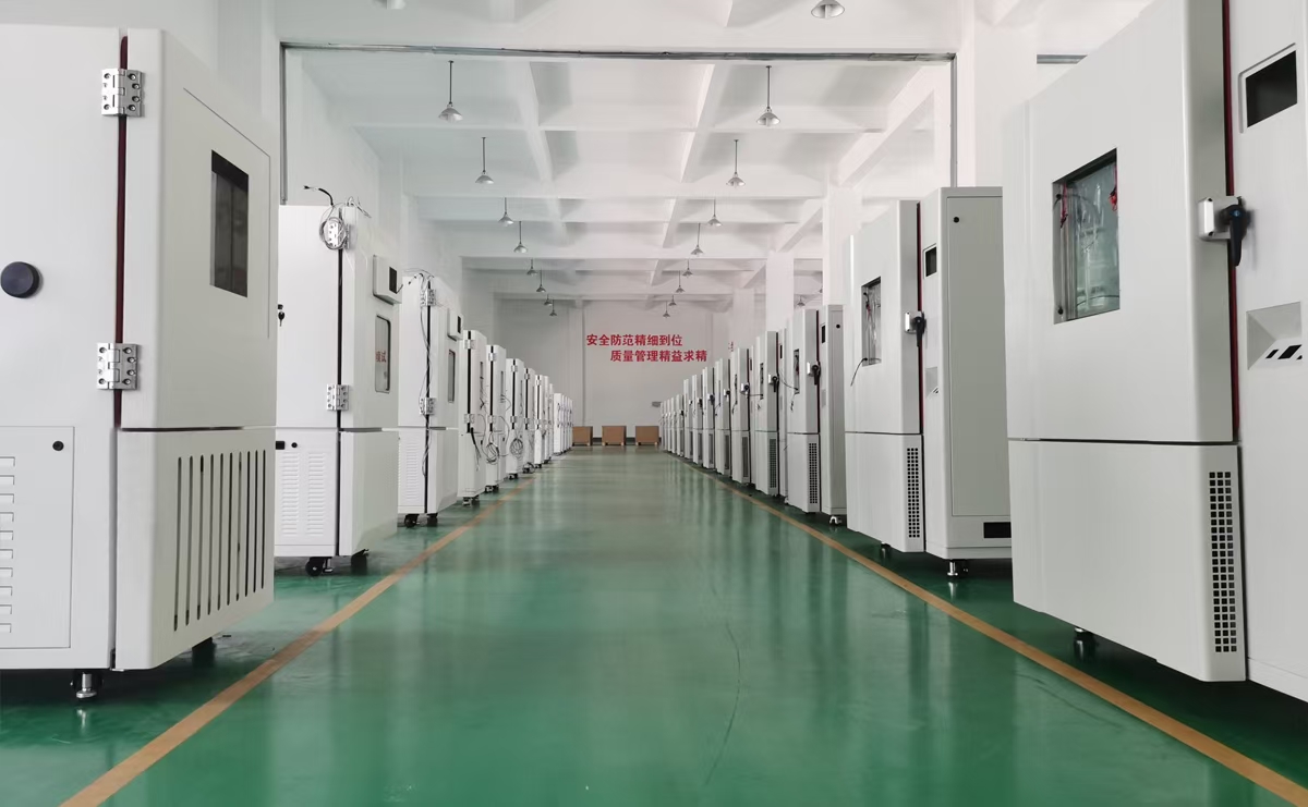 如何利用高低溫試驗(yàn)箱優(yōu)化無人駕駛汽車的耐用性與性能
